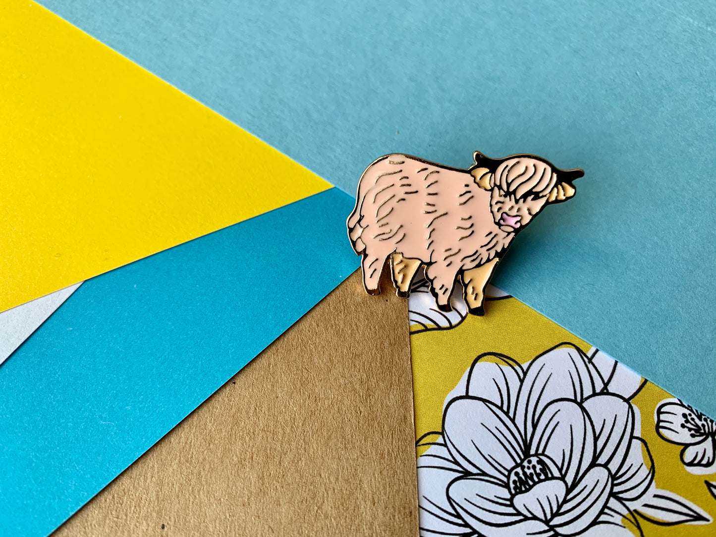 Scottish Highland Cow Beige and Gold Enamel Pin Badge