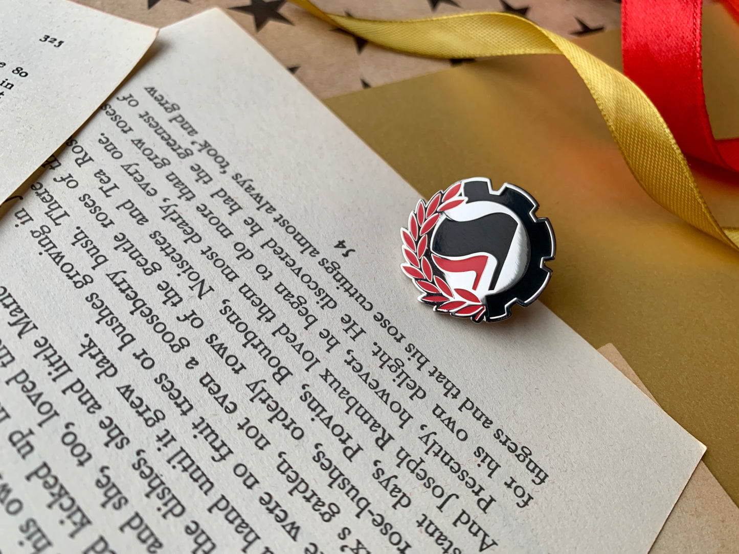 Leftist Anarcho-Syndicalist Black and Red Flags with Cog and Laurel Border Metal Pin Badge