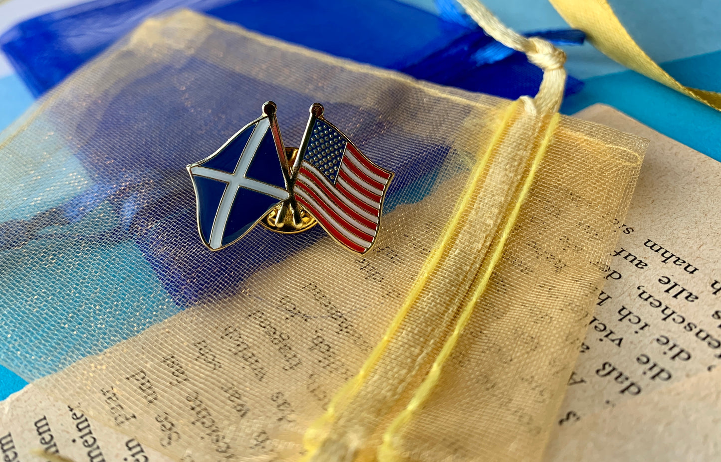 Scotland and United States of America Crossed Flags Scottish Heritage Enamel Pin Badge