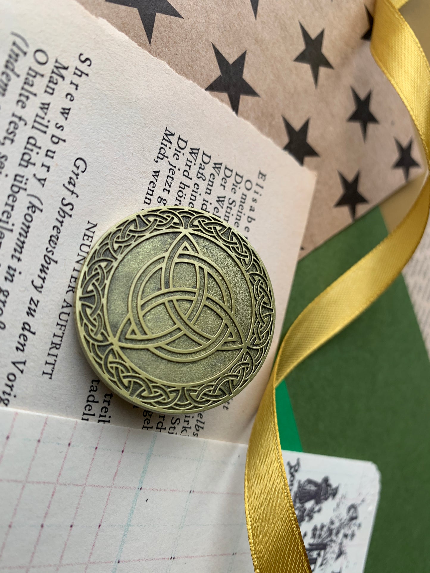Celtic Triple Knot Irish Bronze Metal Heavy Weight Pin Badge
