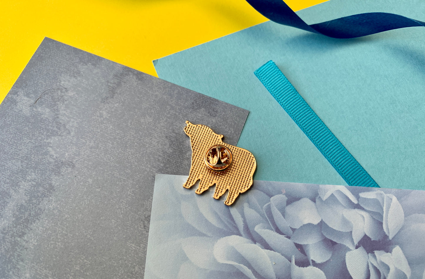 Scottish Highland Cow Beige and Gold Enamel Pin Badge