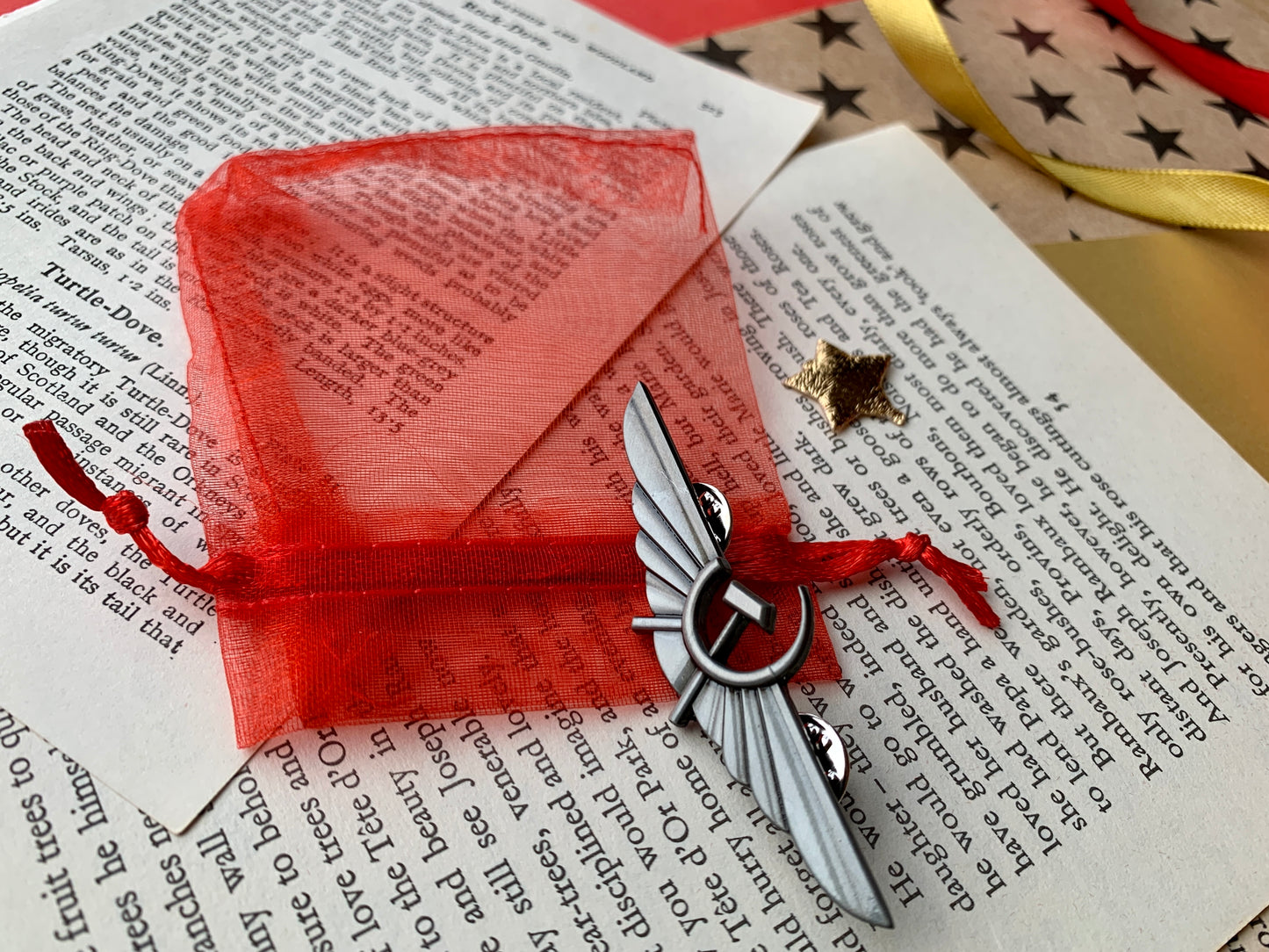 Hammer and Sickle USSR Flight Wings Soviet Union Airforce World War 2 Historic Metal Pin Badge