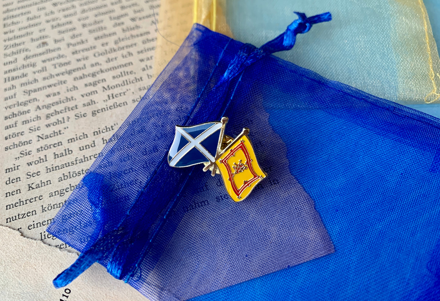 Scottish Saltire and Lion Crossed Flags Alba gu Brath Enamel Pin Badge