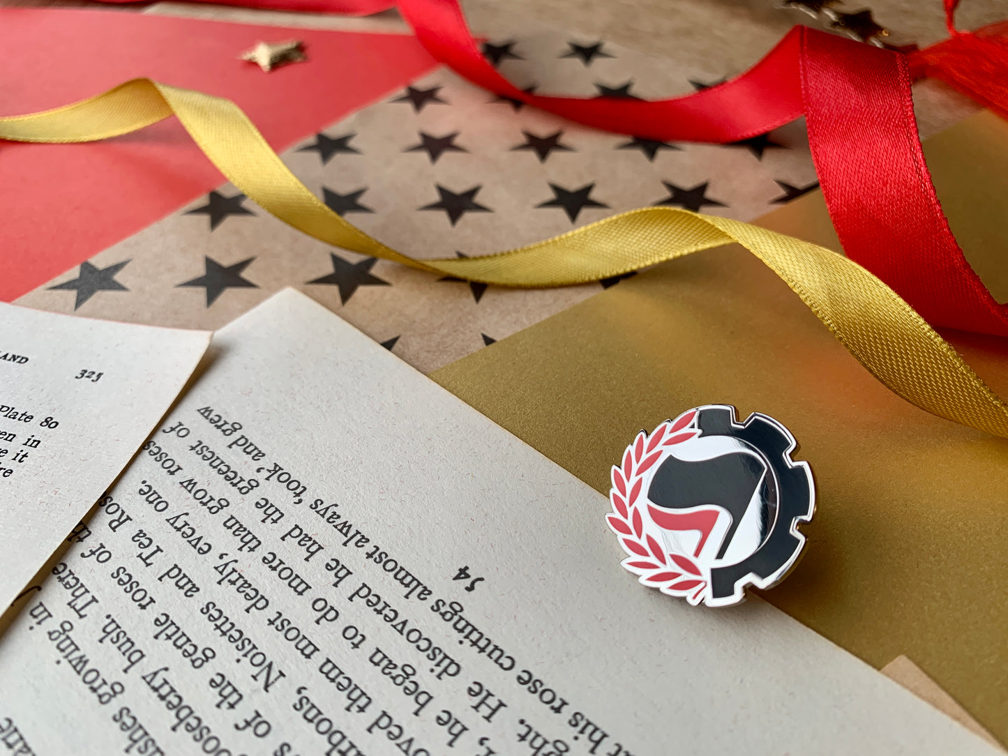Leftist Anarcho-Syndicalist Black and Red Flags with Cog and Laurel Border Metal Pin Badge