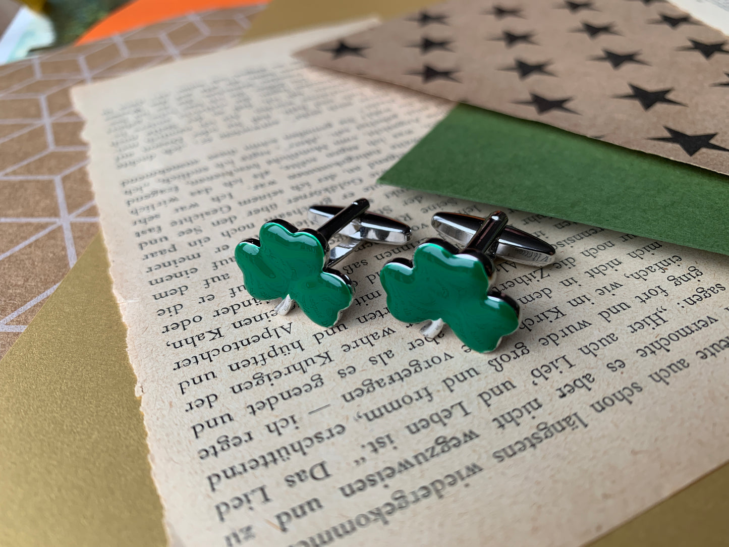 Irish Shamrock Enamel St Patrick’s Day Erin go Bragh Cufflinks