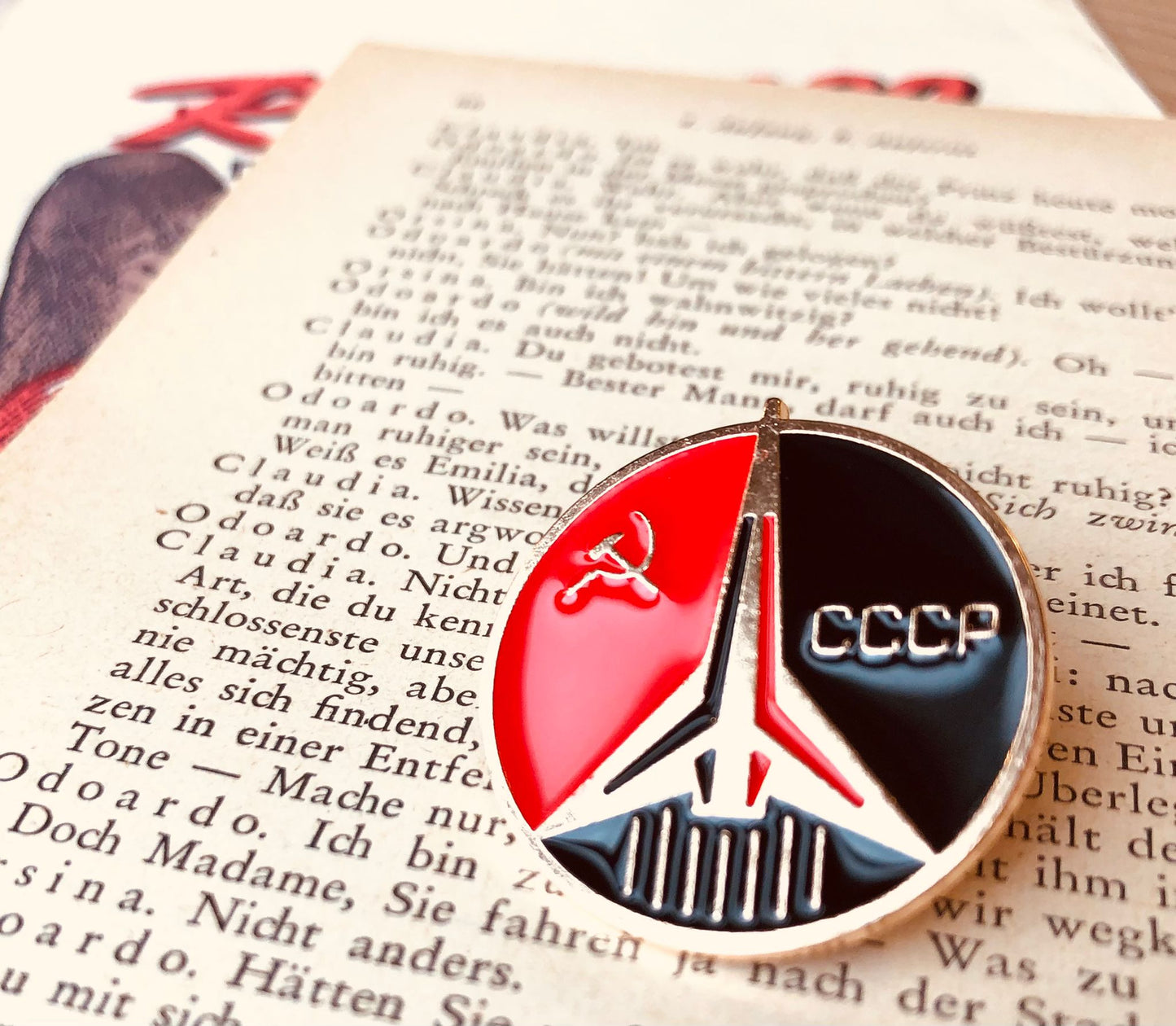 Soviet Union CCCP Cosmonaut Space Program USSR Communist Enamel Pin Badge