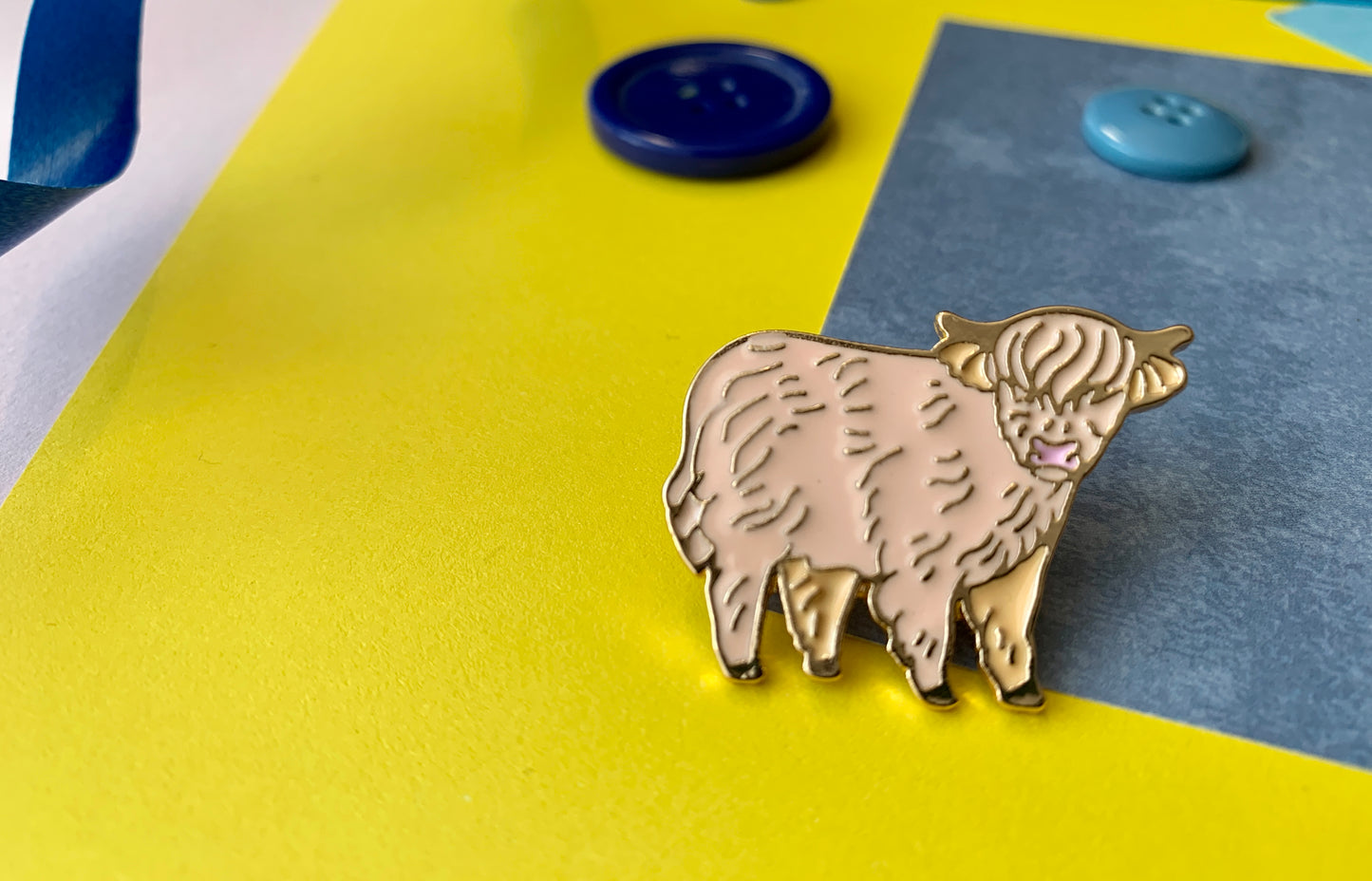Scottish Highland Cow Beige and Gold Enamel Pin Badge